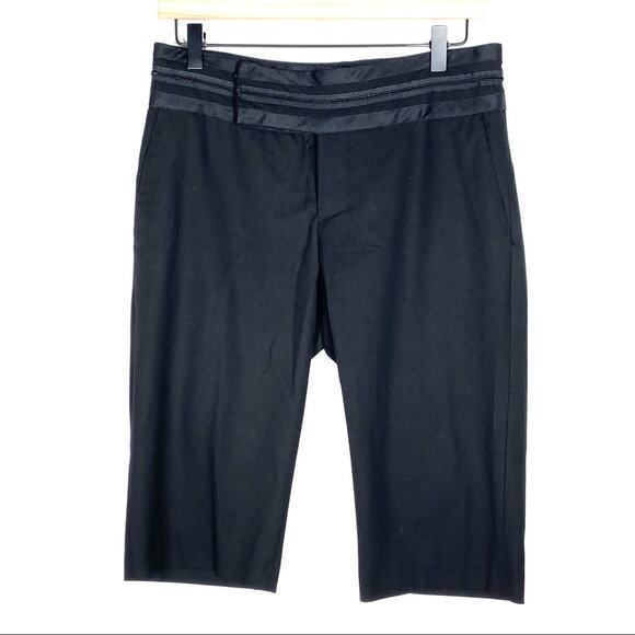 Zara Woman black walking mid rise Bermuda shorts size 6 - Picture 1 of 4
